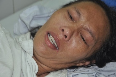 Thiếu tiền điều trị, người phụ nữ dân tộc Mông có nguy cơ về nhà chờ chết
