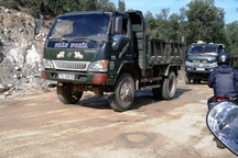 Bình Định: Chưa được cấp phép vẫn ồ ạt đưa xe vào "xẻ thịt" núi Mồ Côi!