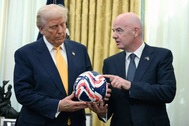 Tổng thống Donald Trump lên tiếng về giá vé đắt đỏ ở World Cup 2026