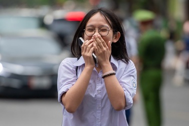 Đề văn lớp 10 Hà Nội: Giáo viên lo phân hoá thấp, học sinh giỏi bị thiệt