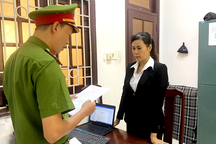 Đặt giấy tờ giả trên mạng, đi lừa vay hàng trăm triệu đồng