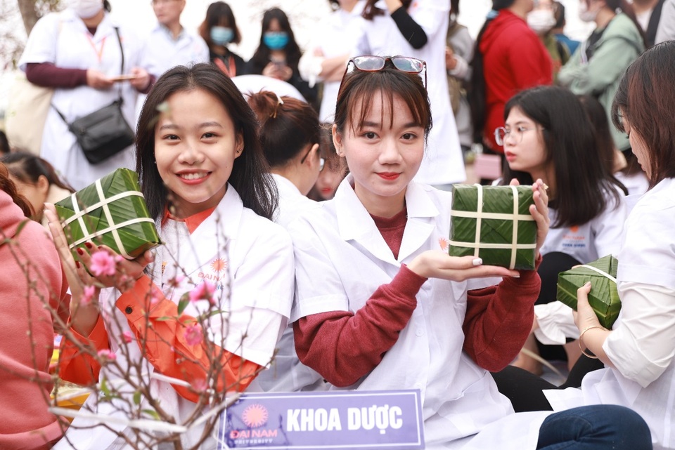 Trường ĐH Đại Nam tổ chức chương trình Tấm bánh nghĩa tình lần thứ 10 - 5 Trường ĐH Đại Nam tổ chức chương trình Tấm bánh nghĩa tình lần thứ 10 - 5
