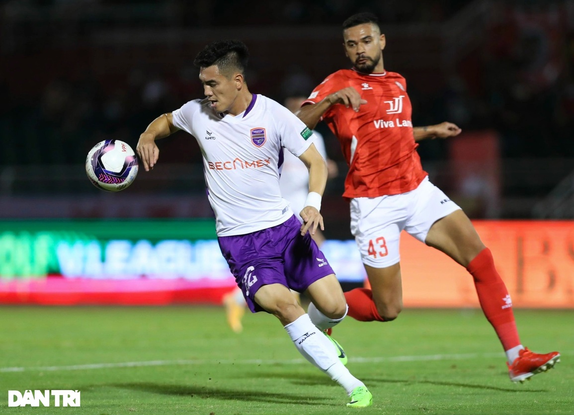 Tiến Linh mờ nhạt, B.Bình Dương chia điểm với CLB TPHCM - 7 Tiến Linh mờ nhạt, B.Bình Dương chia điểm với CLB TPHCM - 7