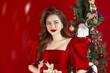 Hoa hậu Khả Hân khoe nhan sắc trong bộ ảnh mừng Giáng sinh