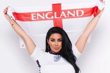 Nữ cổ động viên đặc biệt của đội tuyển Anh tại Euro 2020