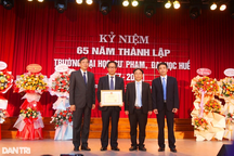 Hàng ngàn sinh viên về kỷ niệm 65 năm thành lập trường Đại học Sư phạm Huế