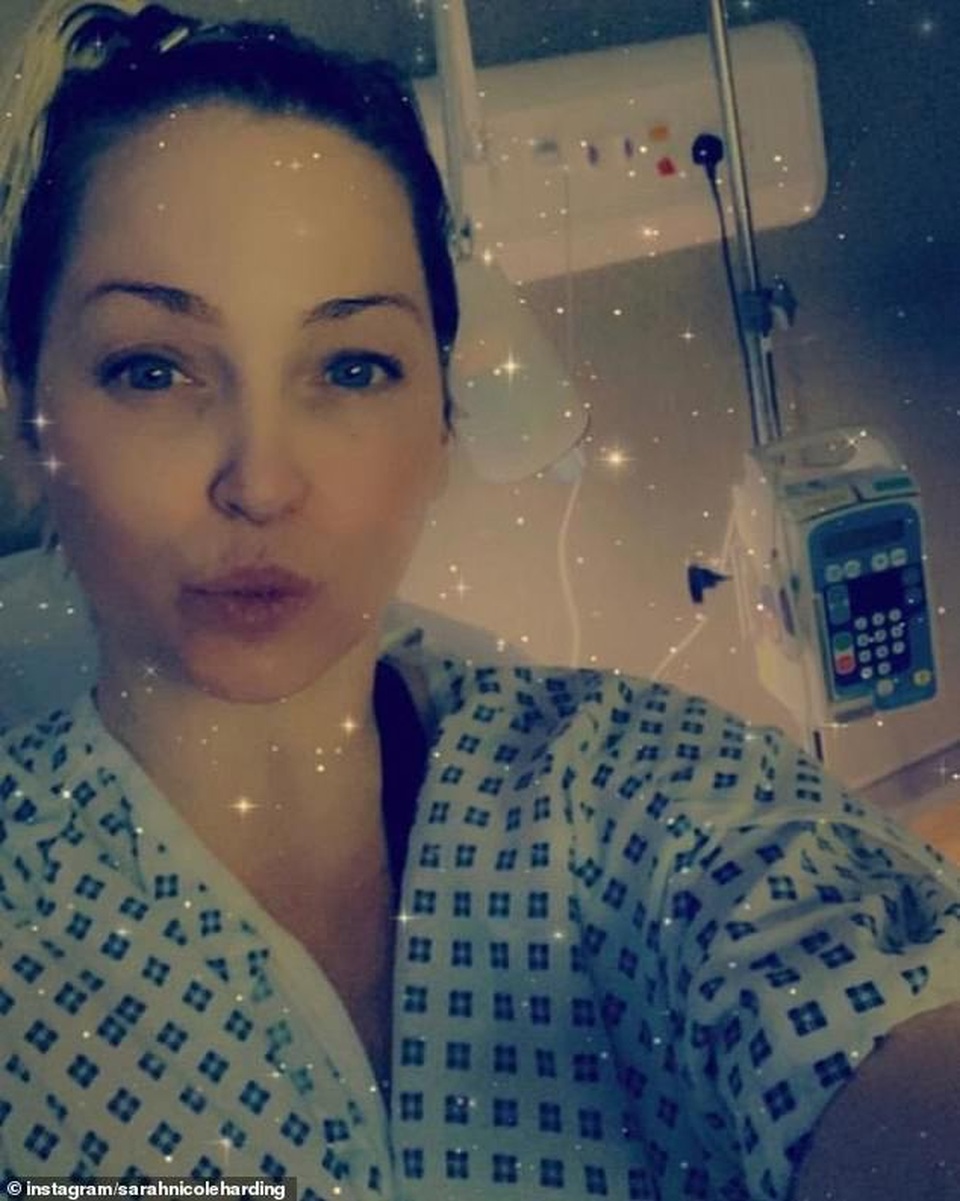 Ca sĩ gợi cảm Sarah Harding tiết lộ ung thư đã di căn - 2 Ca sĩ gợi cảm Sarah Harding tiết lộ ung thư đã di căn - 2