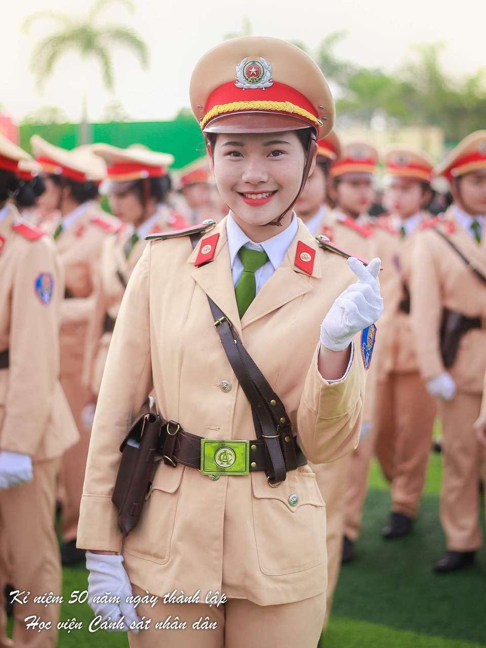 Nữ sinh Học viện Cảnh sát với tình yêu bộ quân phục màu xanh lá - 6 Nữ sinh Học viện Cảnh sát với tình yêu bộ quân phục màu xanh lá - 6
