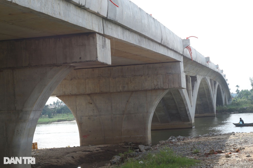 Cầu trăm tỷ ở Hội An đứng bánh do thiếu đường dẫn - 3 Cầu trăm tỷ ở Hội An đứng bánh do thiếu đường dẫn - 3