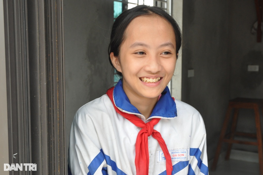 Cuộc sống thay da đổi thịt của cô bé Ngọc Khánh mồ côi cha, mẹ bỏ đi - 2 Cuộc sống thay da đổi thịt của cô bé Ngọc Khánh mồ côi cha, mẹ bỏ đi - 2