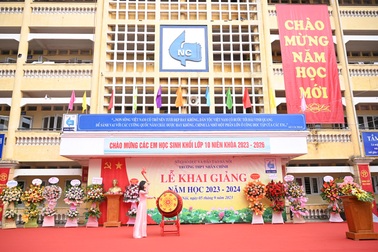 Không khí khai giảng năm học 2023-2024 tại Trường THPT Nhân Chính, Hà Nội