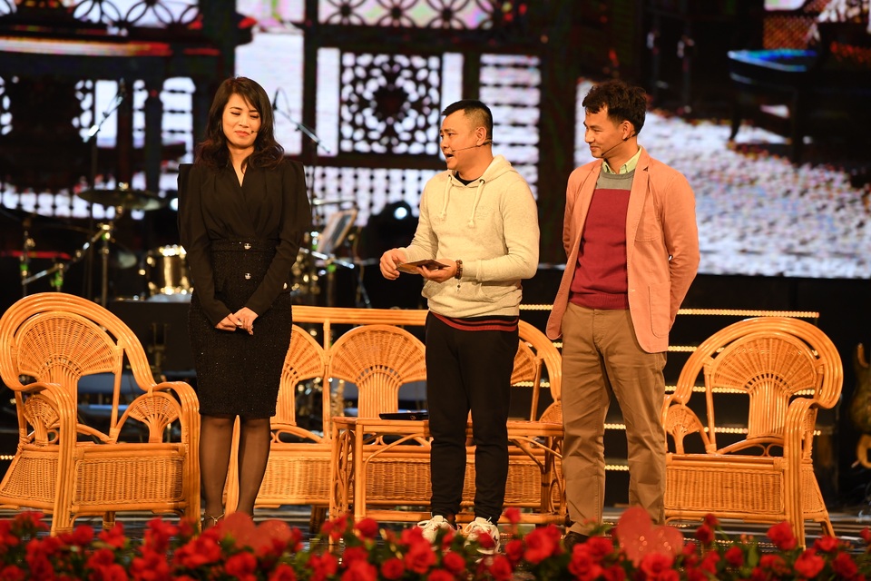 Khán giả đeo khẩu trang, ngồi kín khán phòng… nghe nhạc - 14 Khán giả đeo khẩu trang, ngồi kín khán phòng… nghe nhạc - 14