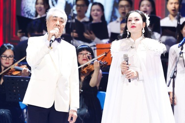 NSND Quang Thọ U80 song ca cùng học trò Khánh Ly gây xúc động