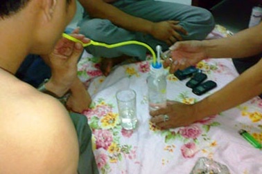 Hà Nội: “Đập đá” tập thể ngay tại trụ sở BQL dự án COMA 18