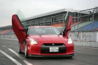 Thêm “cánh” cho Nissan GT-R