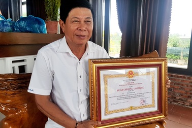 Ông chủ nhà máy gạch dành hàng chục tỉ đồng làm từ thiện