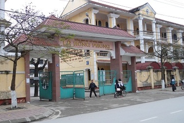 Nữ sinh trường chuyên tự tử vì sự bồng bột 