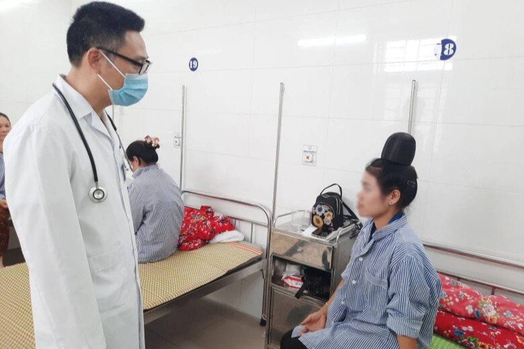 Người phụ nữ bị áp xe gan vì món rau sống ưa thích - 1 Người phụ nữ bị áp xe gan vì món rau sống ưa thích - 1