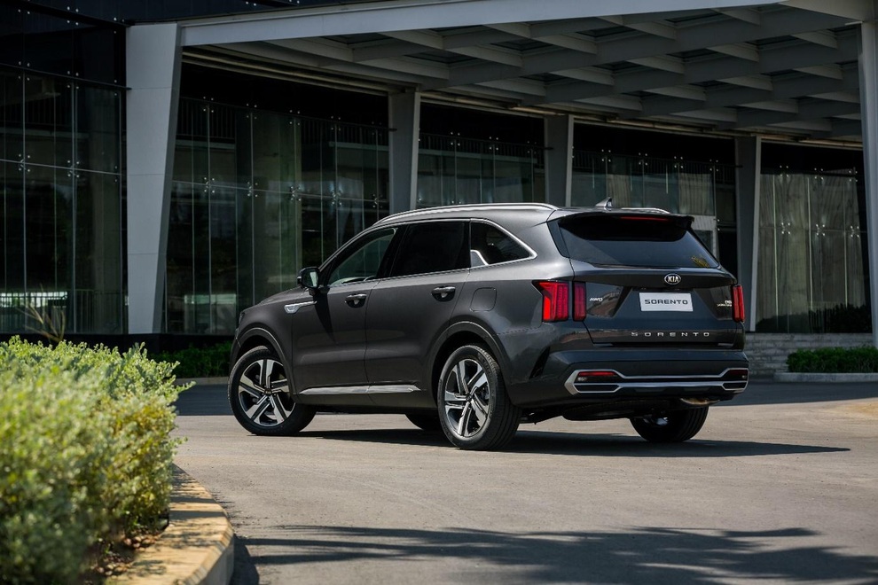 Kia Sorento đa dạng phiên bản, đa dạng lựa chọn - 4 Kia Sorento đa dạng phiên bản, đa dạng lựa chọn - 4