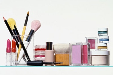 Tận dụng mỹ phẩm quá hạn