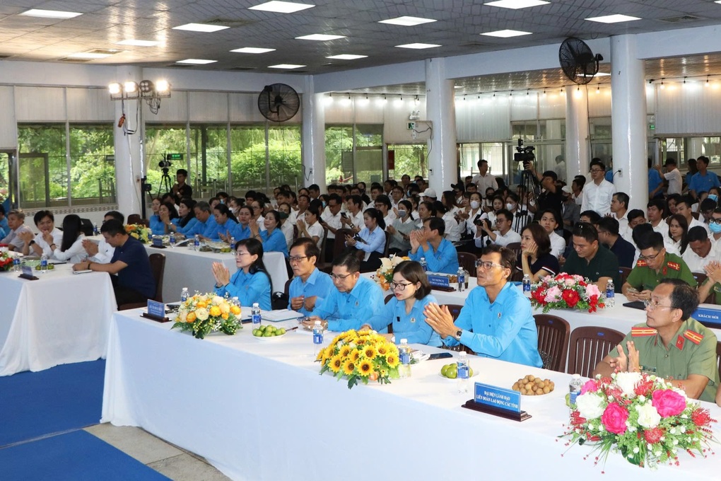 Công nhân phải bán máu trả lãi tín dụng đen, từng nghĩ đến cái chết - 4