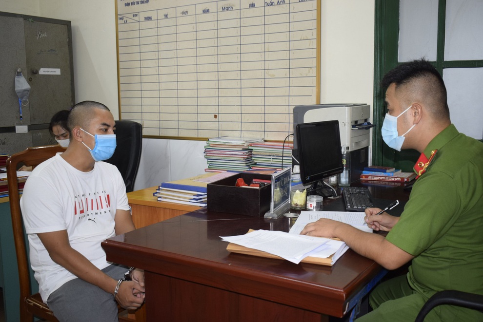 Cán bộ CDC Hải Dương làm giả giấy xét nghiệm phòng dịch bán cho 40 người - 1 Cán bộ CDC Hải Dương làm giả giấy xét nghiệm phòng dịch bán cho 40 người - 1