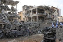 Israel, Iran rung chuyển và đổ nát sau đêm đối đầu hỏa lực