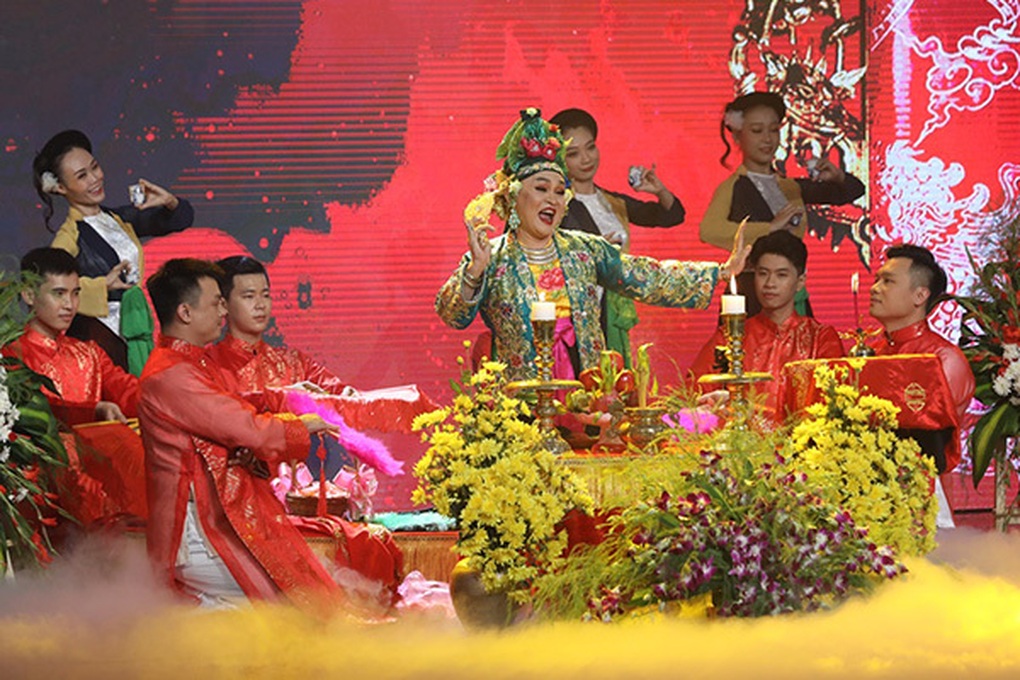 NSND Quốc Anh, Xuân Hinh biểu diễn tại Lễ hội đền Bảo Hà - 2 NSND Quốc Anh, Xuân Hinh biểu diễn tại Lễ hội đền Bảo Hà - 2