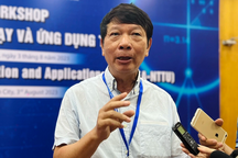 Giáo sư toán học: "Thi trắc nghiệm bóp chết môn toán, ai chửi tôi chịu"