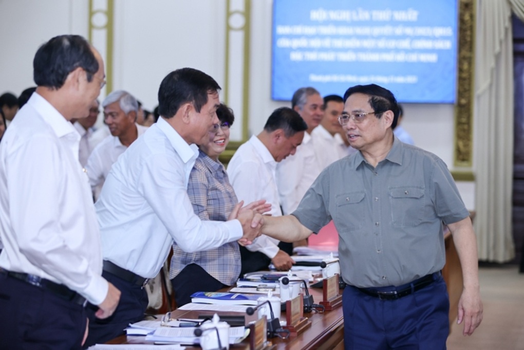 Thủ tướng: Có cơ chế đặc thù, TPHCM cần vận dụng những gì thông thoáng nhất - 3 Thủ tướng: Có cơ chế đặc thù, TPHCM cần vận dụng những gì thông thoáng nhất - 3