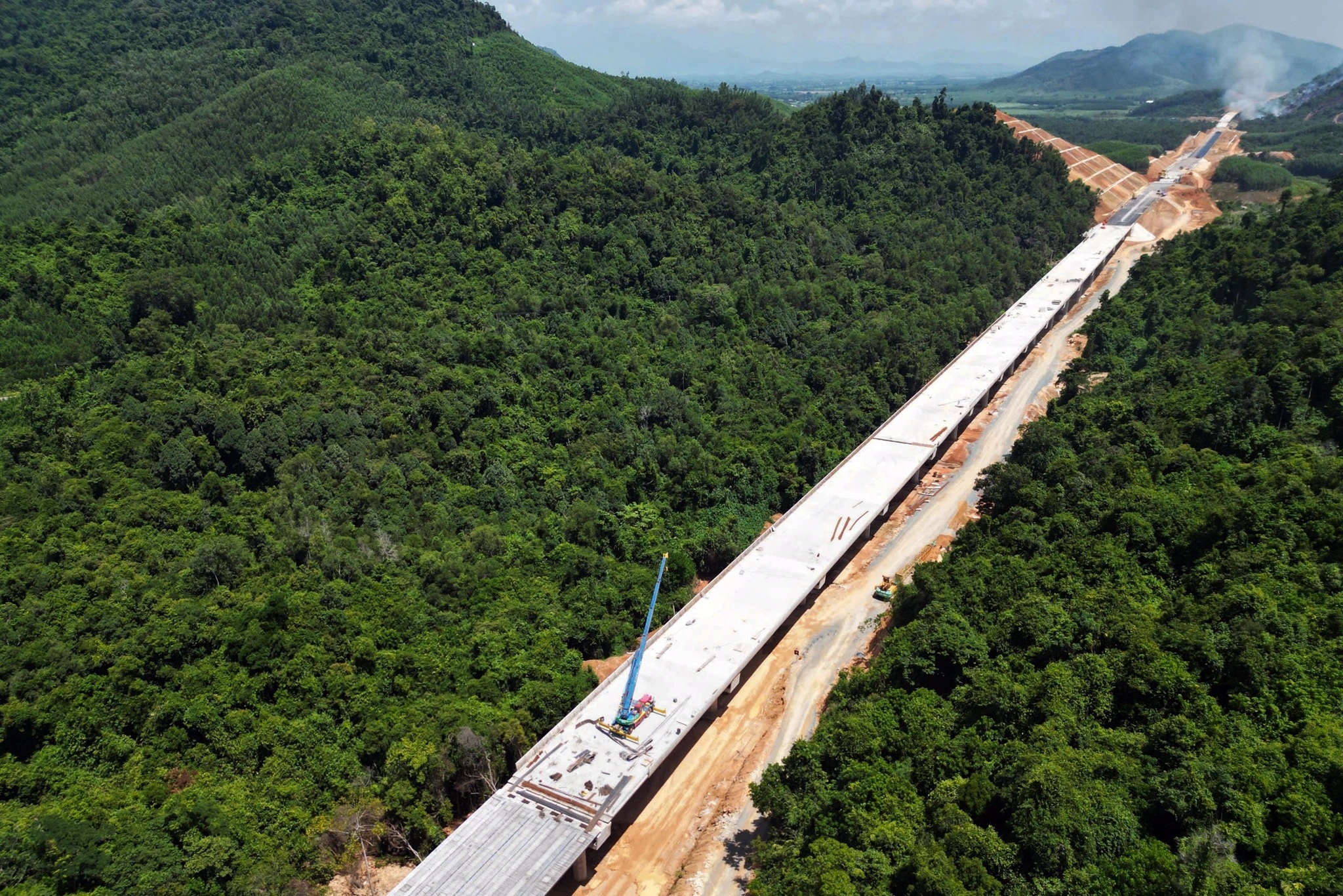 Hợp long cầu dài nhất cao tốc Vân Phong - Nha Trang - 2