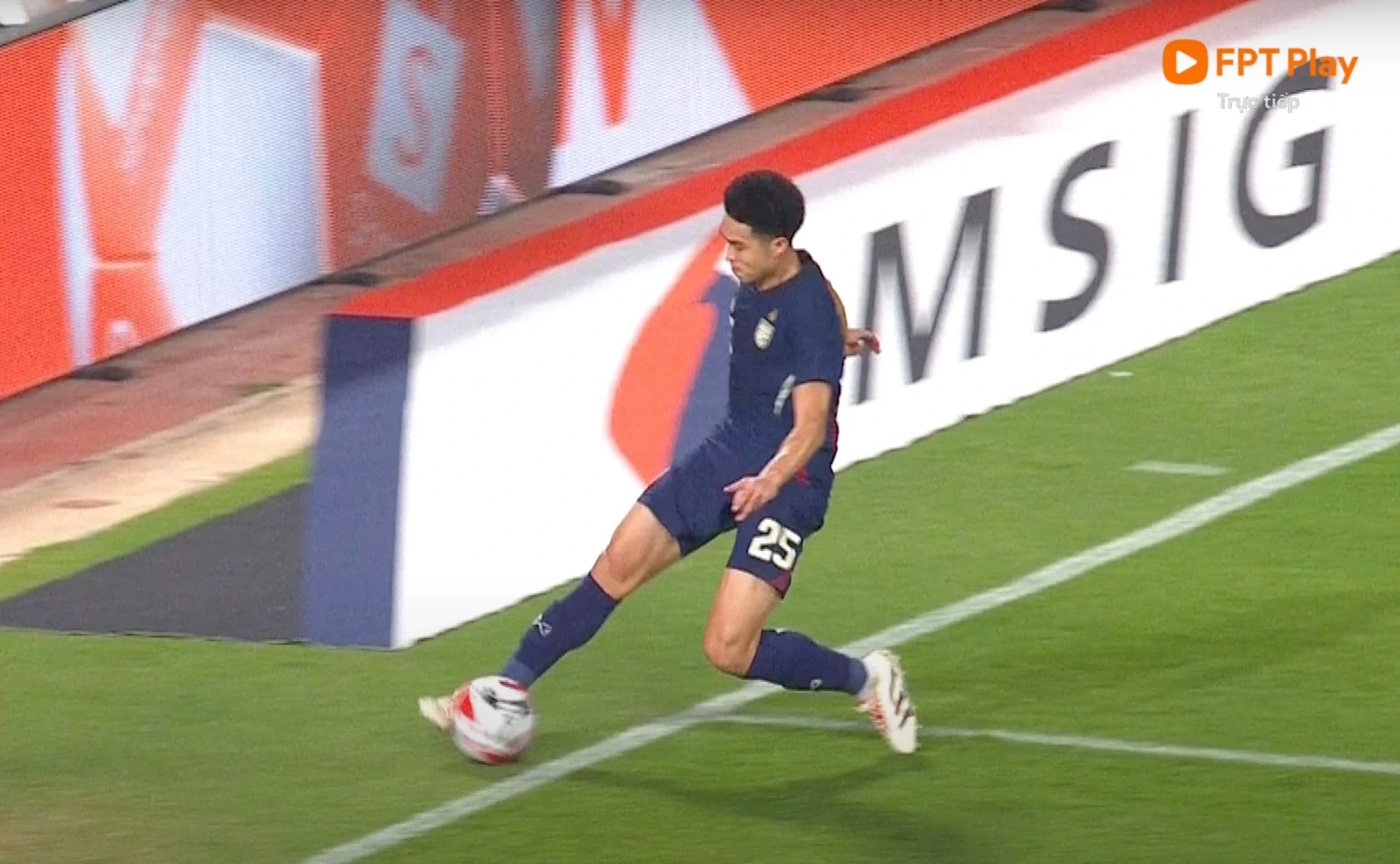 Wasit Vietnam mengomentari gol kontroversial Thailand - 1 Trọng tài Việt Nam nhận định tình huống Thái Lan ghi bàn đầy tranh cãi - 1