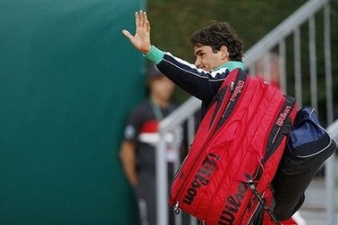 "Tàu tốc hành" bất ngờ dừng bước