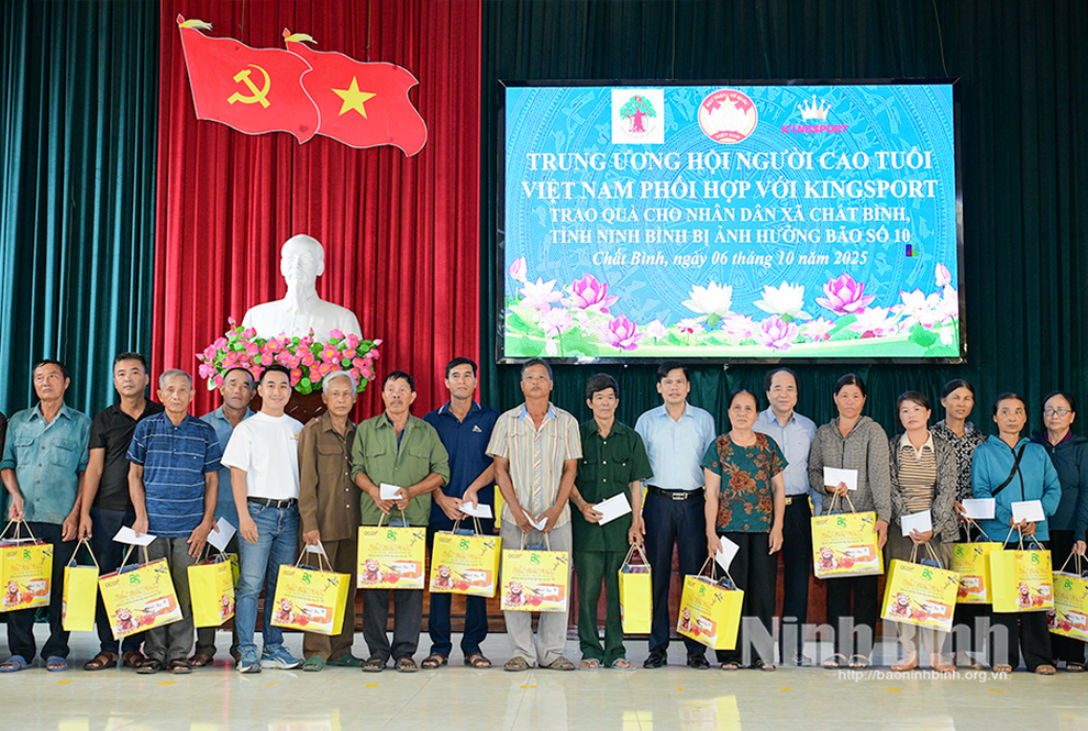 Doanh nghiệp trực tiếp có mặt tại vùng bão, tiếp sức người dân tái thiết sau bão số 10 - 3