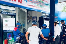Xăng E5: Doanh nghiệp lo thiếu nguồn cung, Bộ trưởng khẳng định đủ