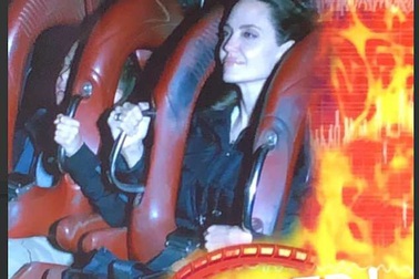 Angelina Jolie vui vẻ đi chơi công viên