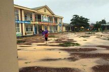 Hà Tĩnh: 222 trường không thể tổ chức lễ khai giảng do mưa lũ