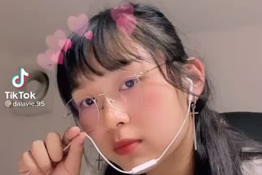 Cô gái Lào học tiếng Việt cover lại bài hát Dễ đến dễ đi