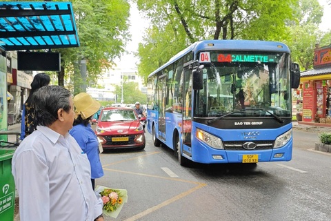 Đề xuất cơ chế mở làn đường riêng, tăng tuyến xe buýt tại TPHCM