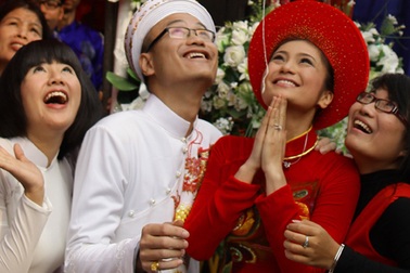 Lễ ăn hỏi lãng mạn của Diệu Hương