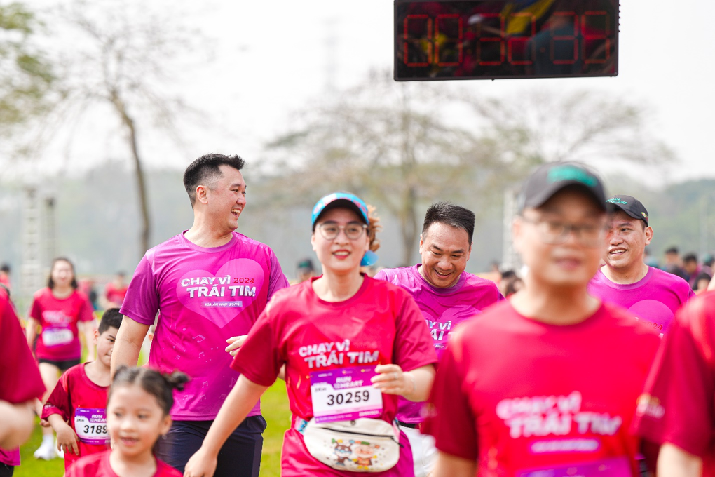 Nhìn lại những khoảnh khắc đẹp của sự kiện Chạy vì trái tim 2024 - 5 Nhìn lại những khoảnh khắc đẹp của sự kiện Chạy vì trái tim 2024 - 5