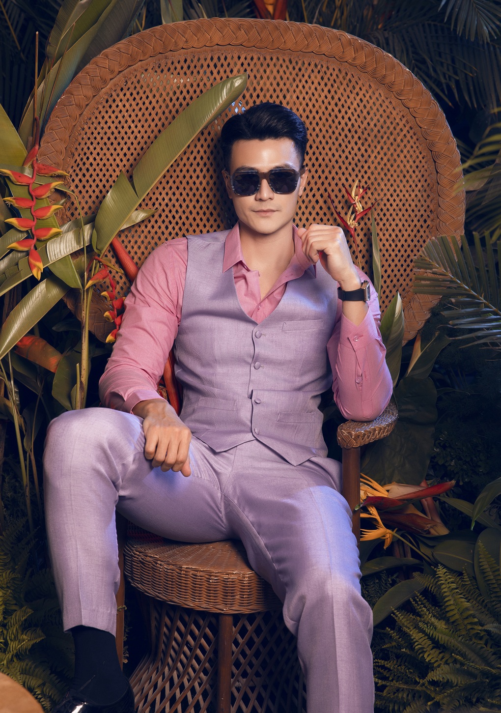 Siêu mẫu Vĩnh Thụy khoe thần thái lạnh lùng khi diễn với trăn - 3 Siêu mẫu Vĩnh Thụy khoe thần thái lạnh lùng khi diễn với trăn - 3