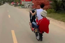 Quay video đi xe máy bốc đầu rồi đăng khoe trên Facebook