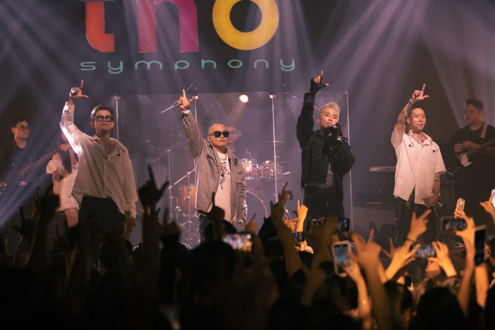 Đức Phúc bất ngờ xuất hiện trong liveshow của Da LAB - 3 Đức Phúc bất ngờ xuất hiện trong liveshow của Da LAB - 3