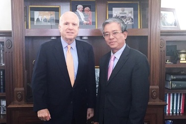 Đại sứ Việt Nam gặp Chủ tịch Ủy ban Quân lực Thượng viện Hoa Kỳ