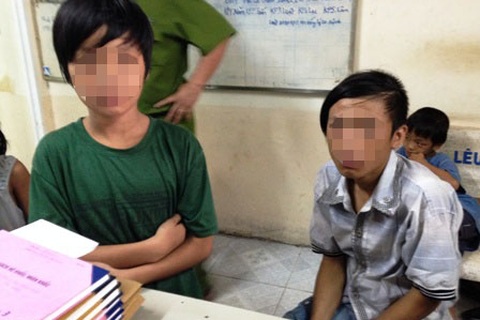 Ráo riết “truy tìm” mẹ con bé trai 3 tuổi bị bạo hành