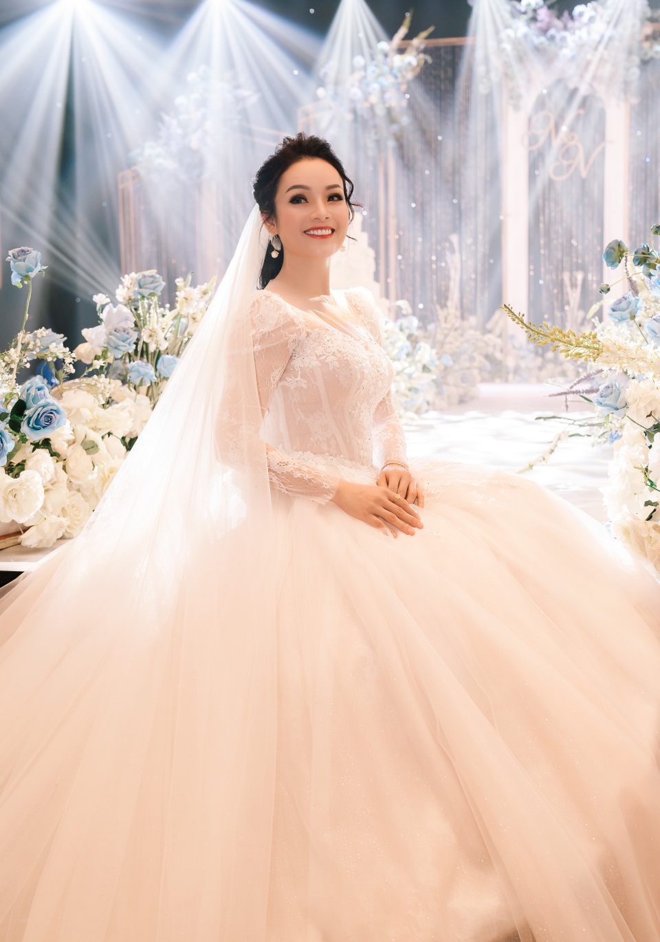 Tân Nhàn bất ngờ tái hôn sau khi bí mật ly hôn ca sĩ Tuấn Anh - 7 Tân Nhàn bất ngờ tái hôn sau khi bí mật ly hôn ca sĩ Tuấn Anh - 7