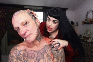 Kinh dị người phụ nữ 30 năm uống máu người