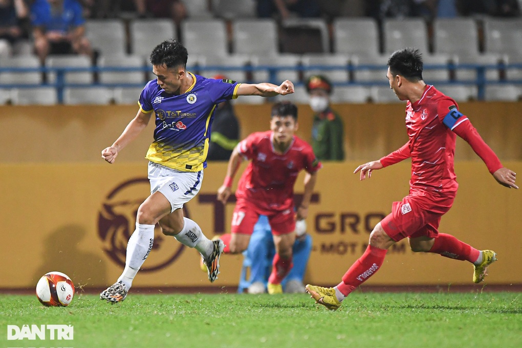 Văn Quyết ghi 100 bàn tại V-League, HLV Bandovic ca ngợi học trò - 1 Văn Quyết ghi 100 bàn tại V-League, HLV Bandovic ca ngợi học trò - 1