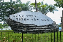 Hà Nội: Người dân thiếu chỗ chơi, công viên trăm tỷ lại bỏ hoang phế